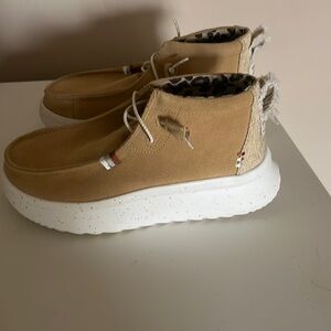 Hey Dude Women’s boots